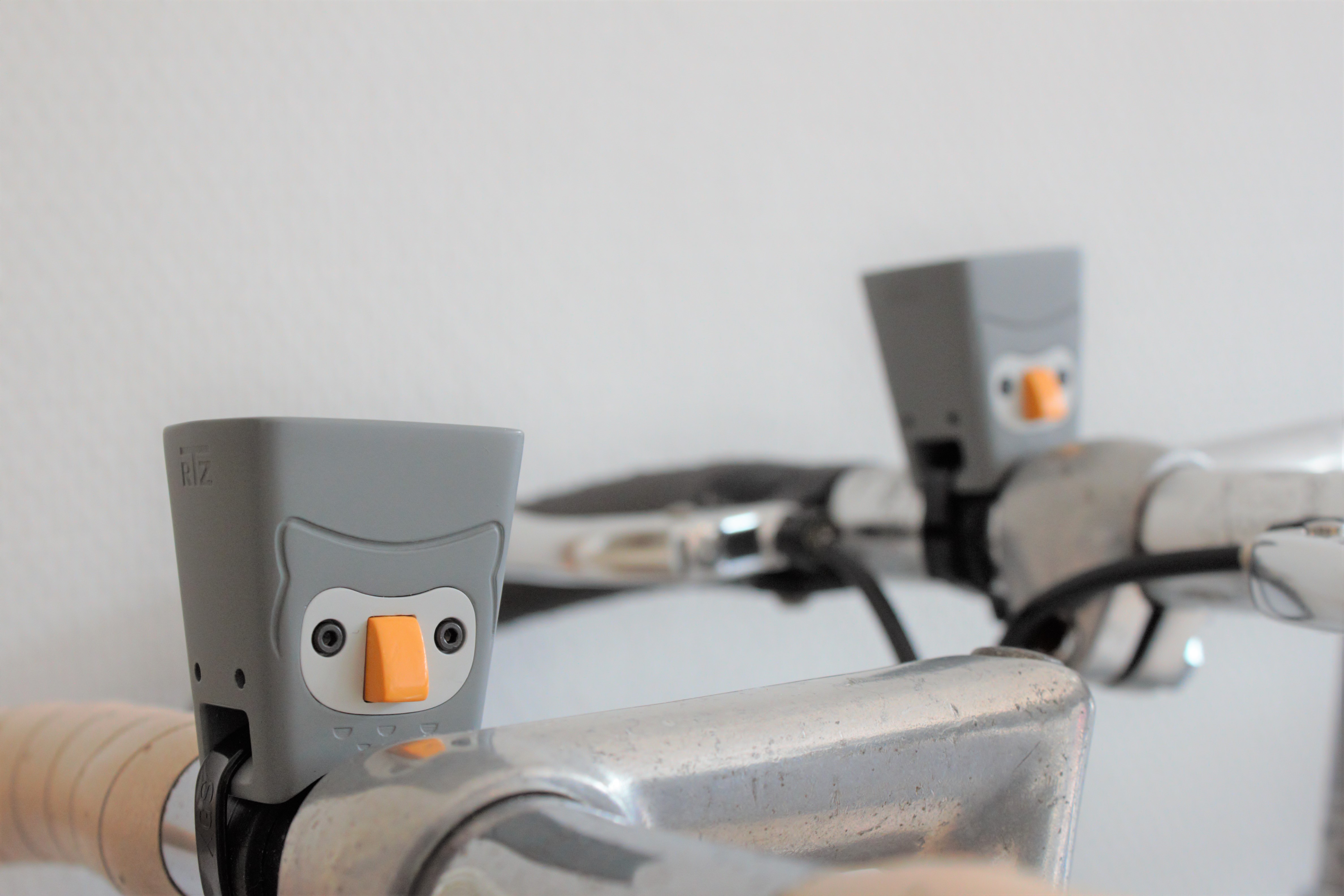 Owlstand，Mobile phone bracket，Digital accessories，2018 red dot award，