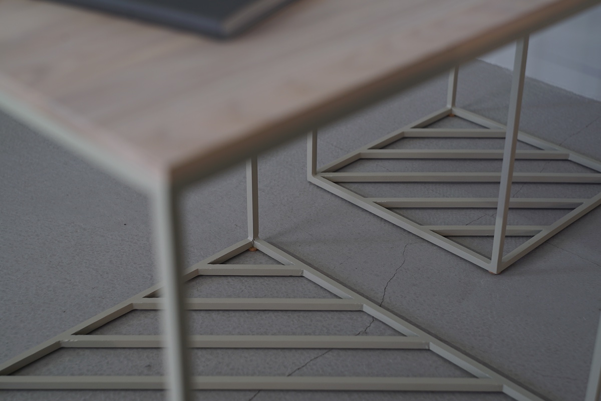 Minimalist，Table，HATCH TABLE，