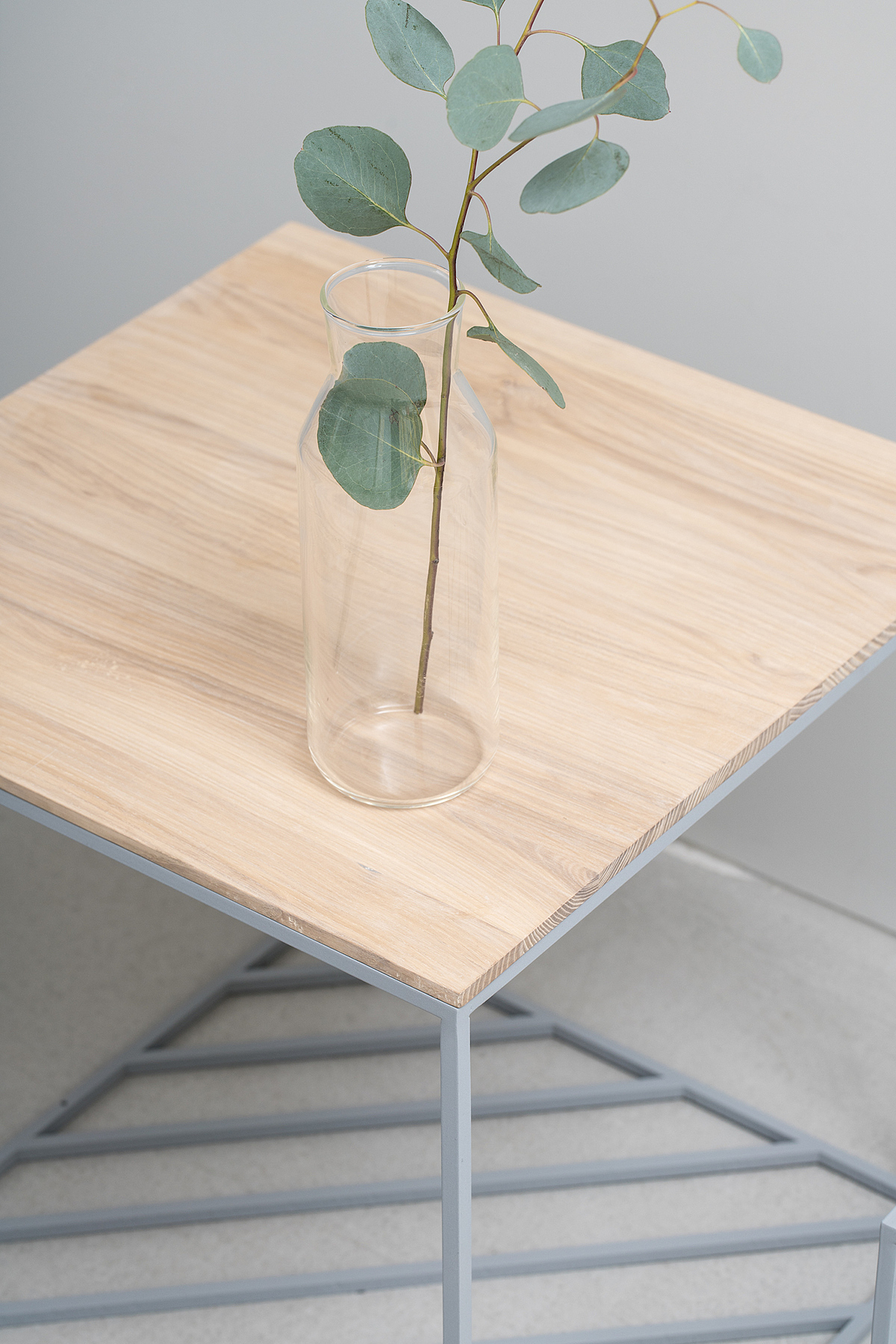 Minimalist，Table，HATCH TABLE，