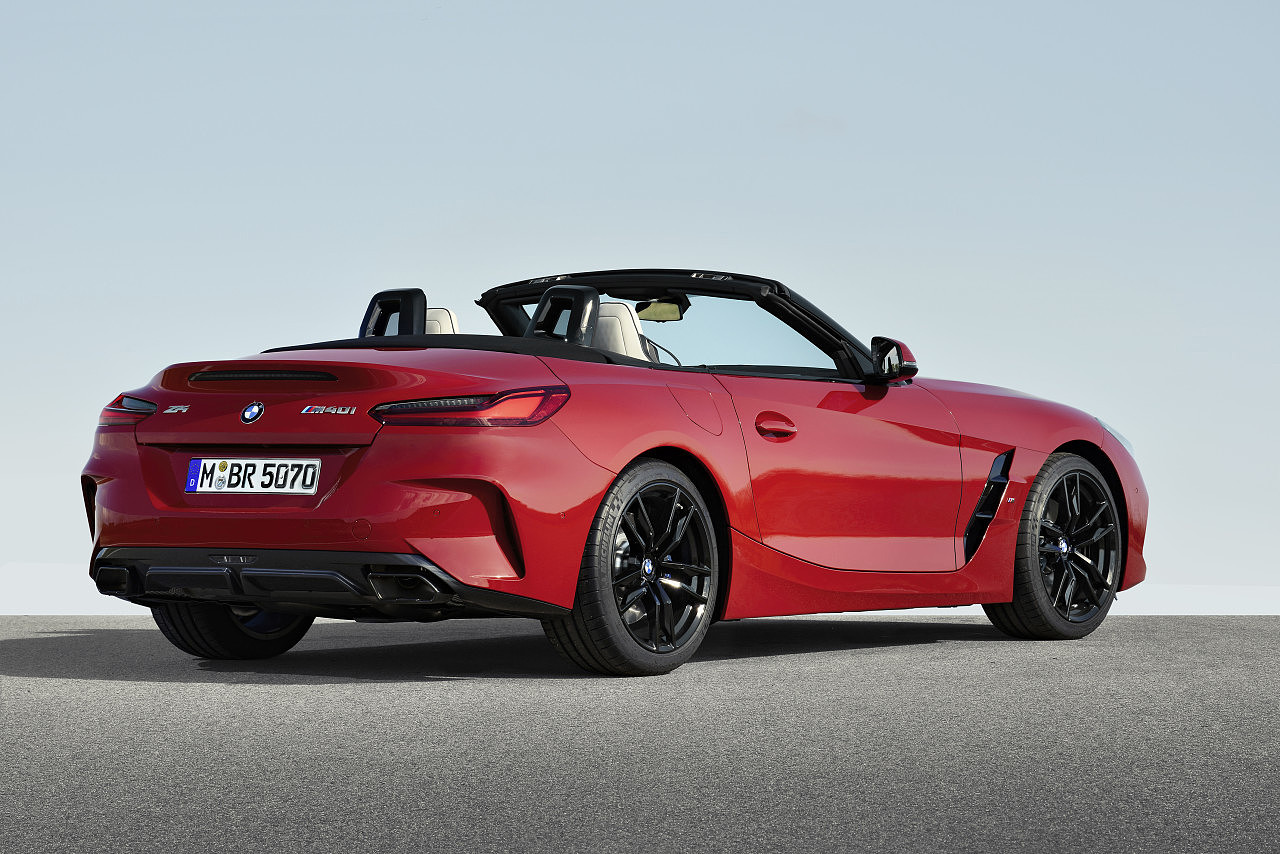 gules，Sports car，BMW Z4，Automobile design，