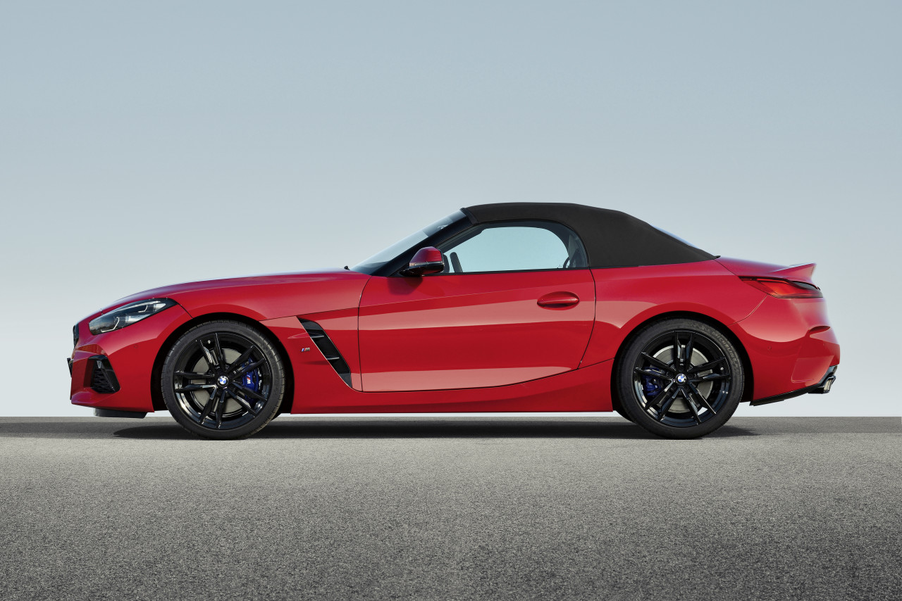 gules，Sports car，BMW Z4，Automobile design，