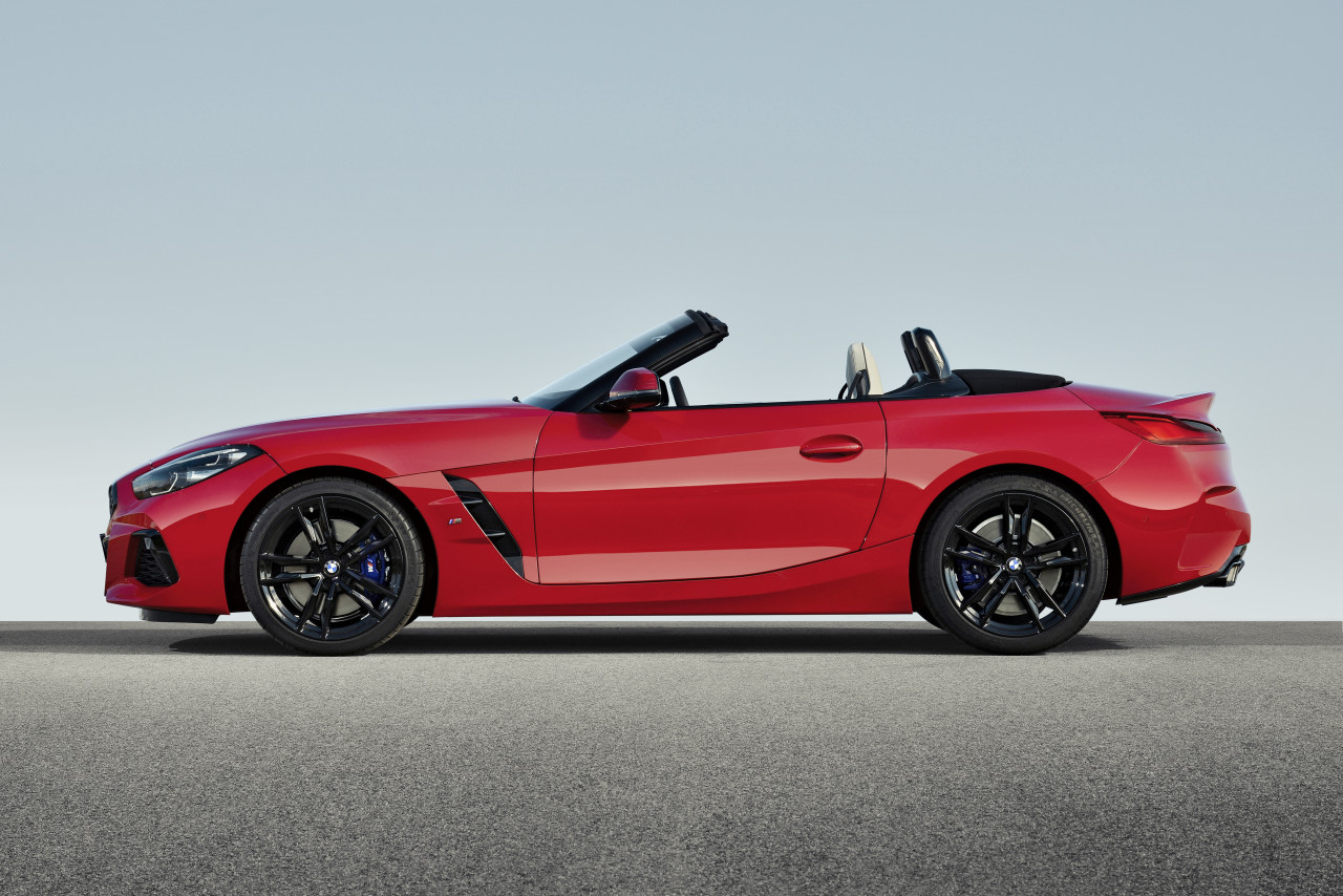 gules，Sports car，BMW Z4，Automobile design，