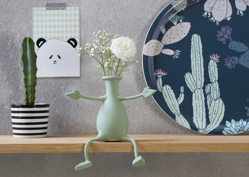 decorate，friendly，lovely，vase，