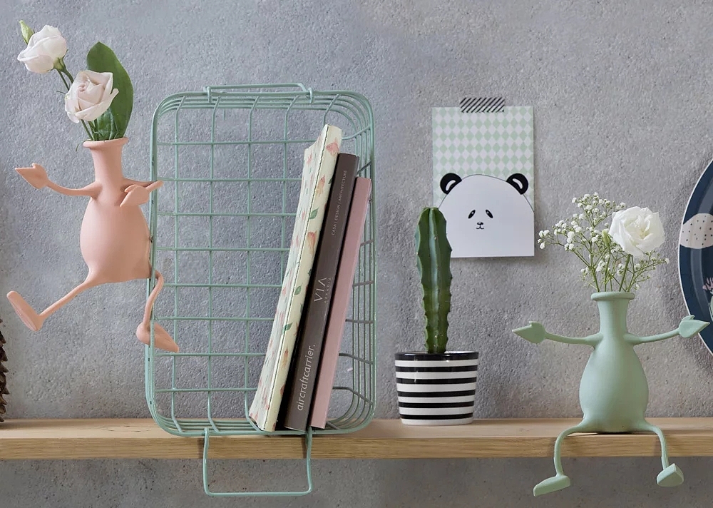 decorate，friendly，lovely，vase，