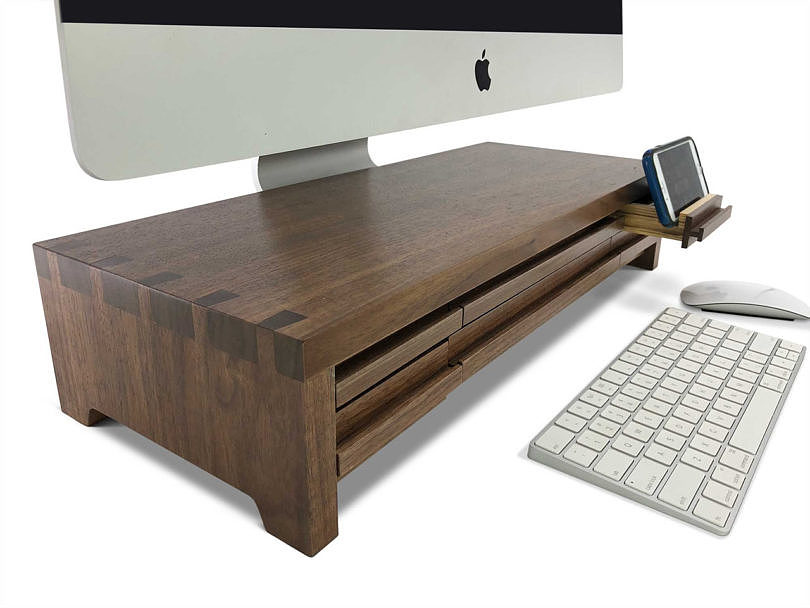 wood，desk，The Planet 6，