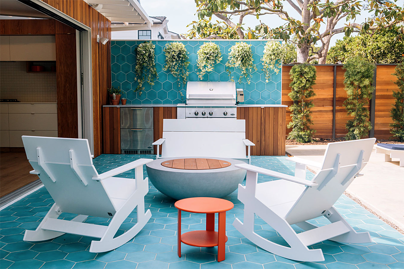 Lollygagger，chair，outdoors，furniture，Recyclable plastics，