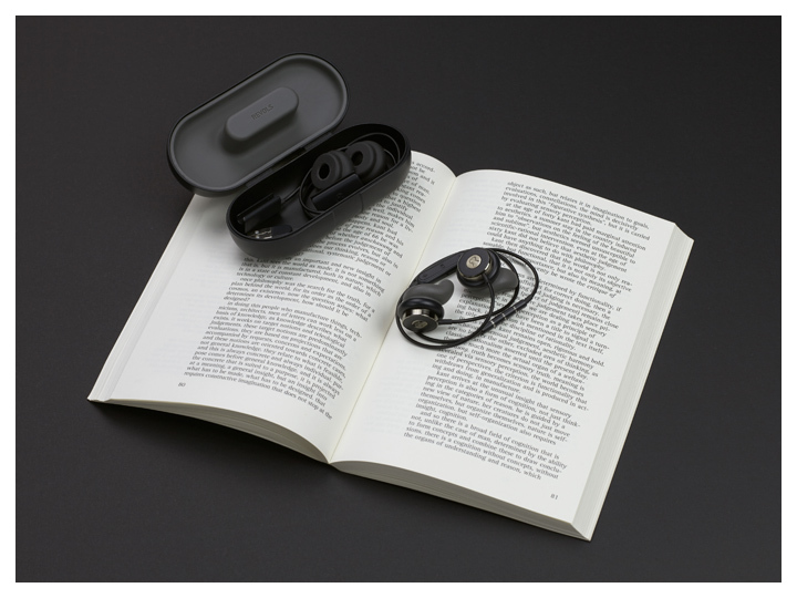 industrial design，Digital，intelligence，modern，Simplicity，wired，headset，