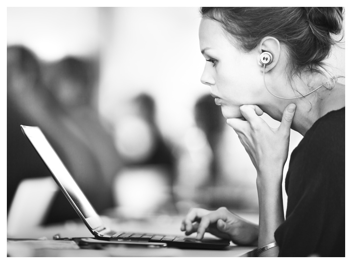 industrial design，Digital，intelligence，modern，Simplicity，wired，headset，