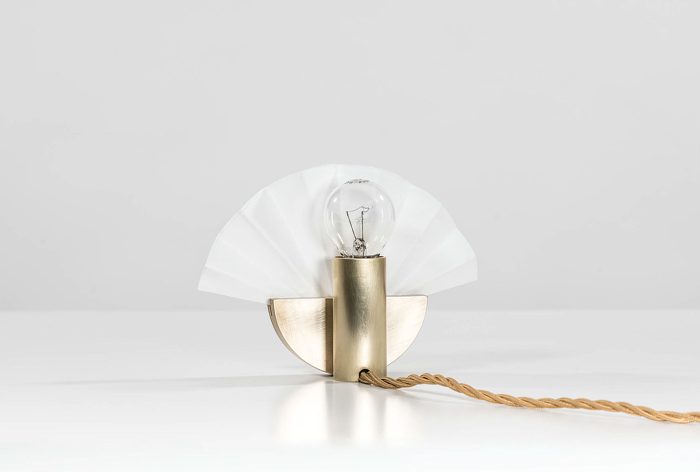 Philtrum，Floor lamp，brass，