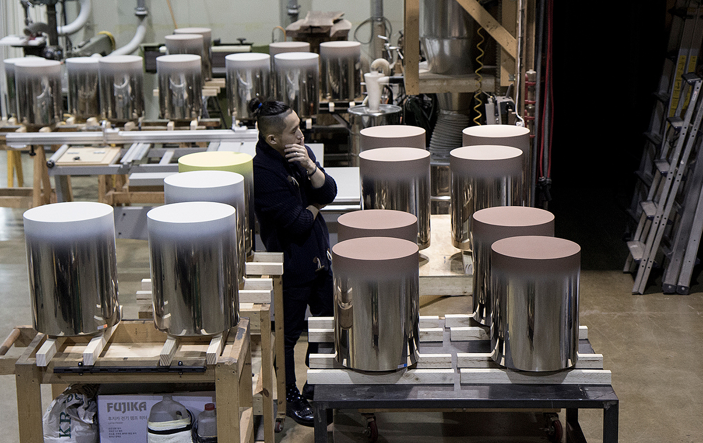 Mirror polishing，stainless steel，stool，Dokkaebi Stool，