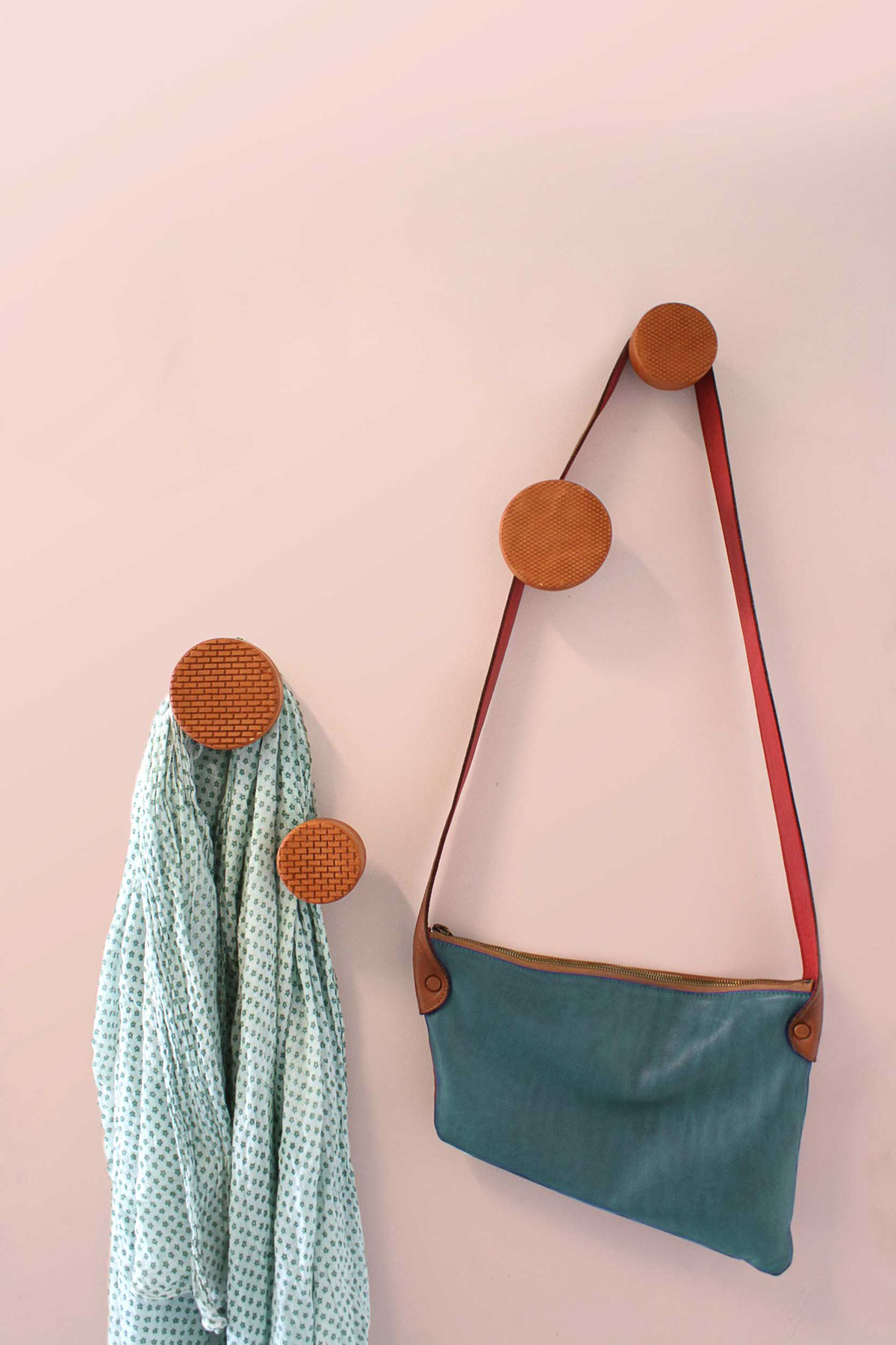 nylon，brass，Dry soil，a hook，Ô de France，