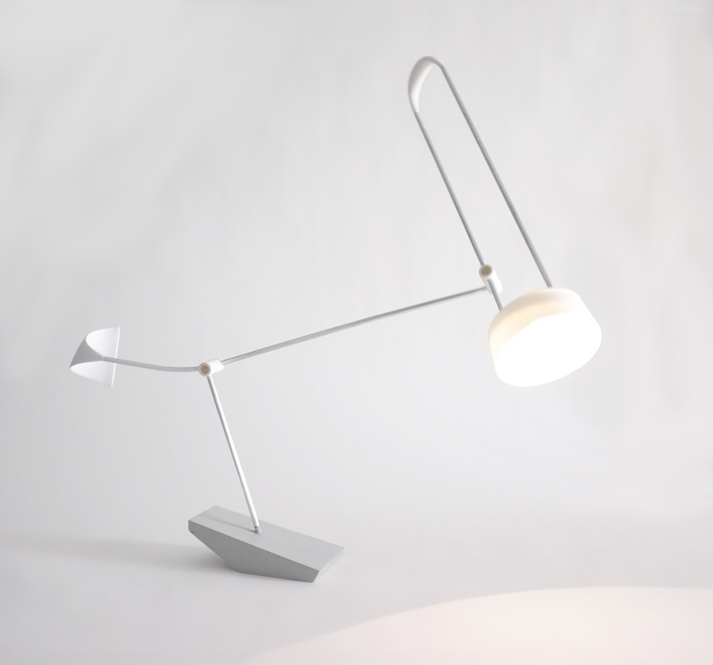 furniture design ，product design，industrial design，interest，to work in an office，Desk lamp，