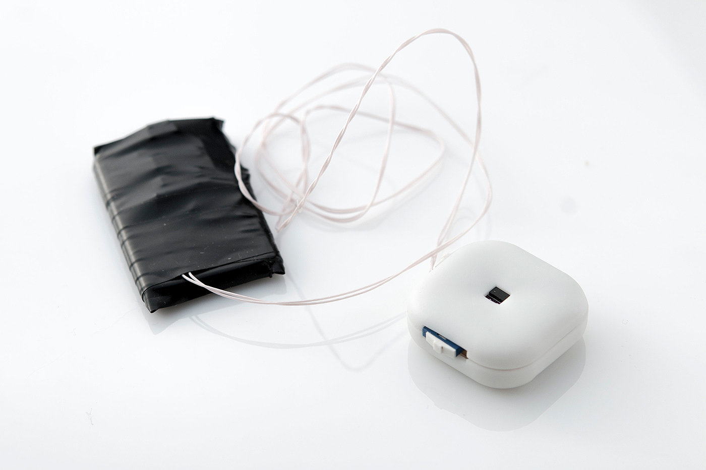 infrared sensor ，Wearable and adjustable navigation device，Sense，