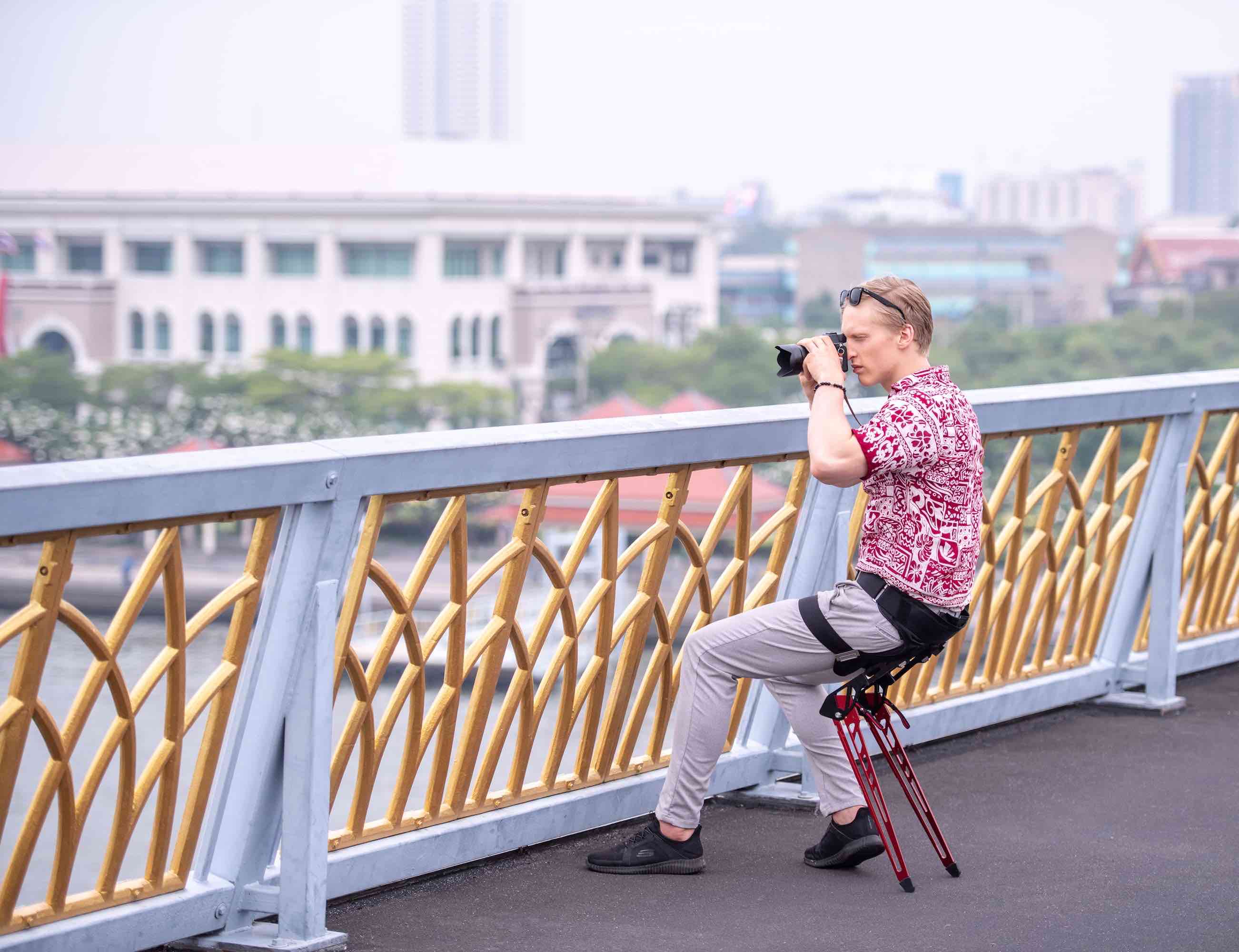 LEX，Wearable bionic chair，Metal，