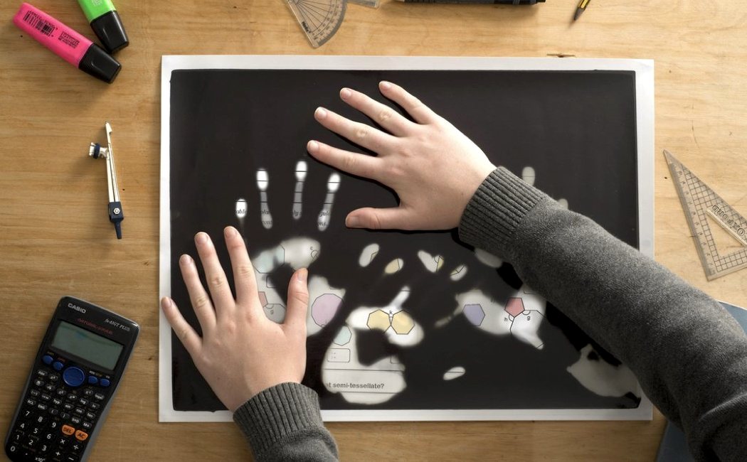 Intelligent mobile phone，change，