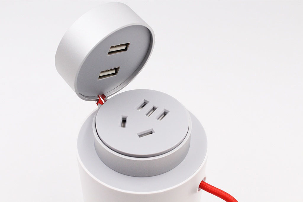 Car charger，Digital，product design，2018 red dot award，