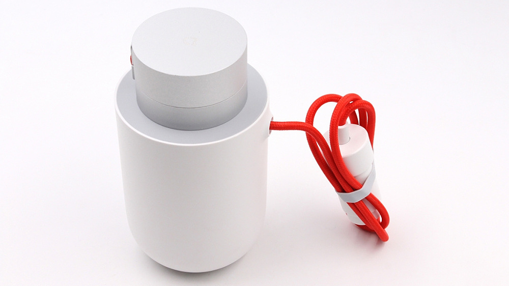 Car charger，Digital，product design，2018 red dot award，