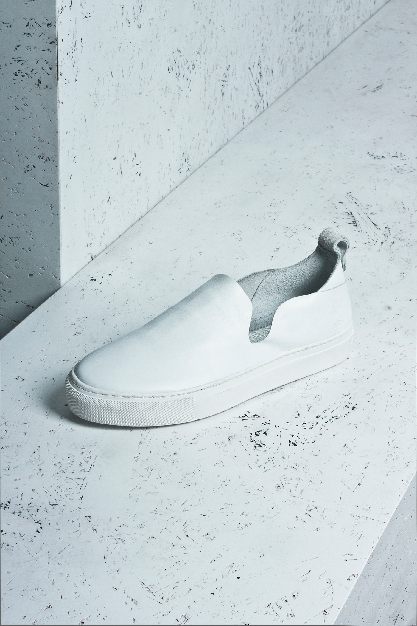 shoes，concise，comfortable，Seamless upper，white，