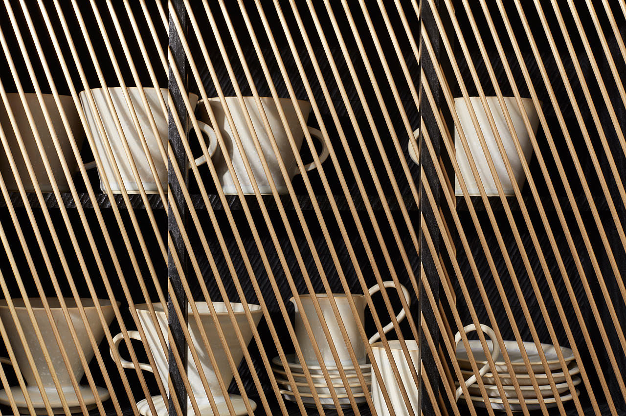 Bookcase，Bamboo，In Shadows，