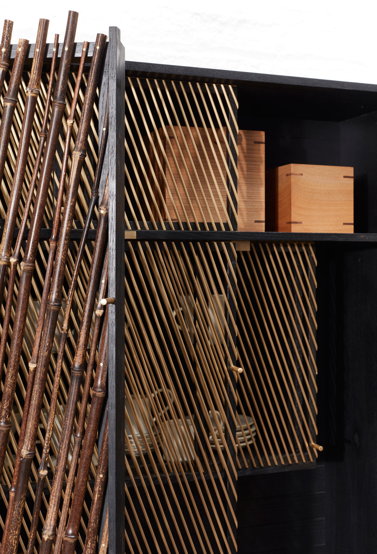 Bookcase，Bamboo，In Shadows，