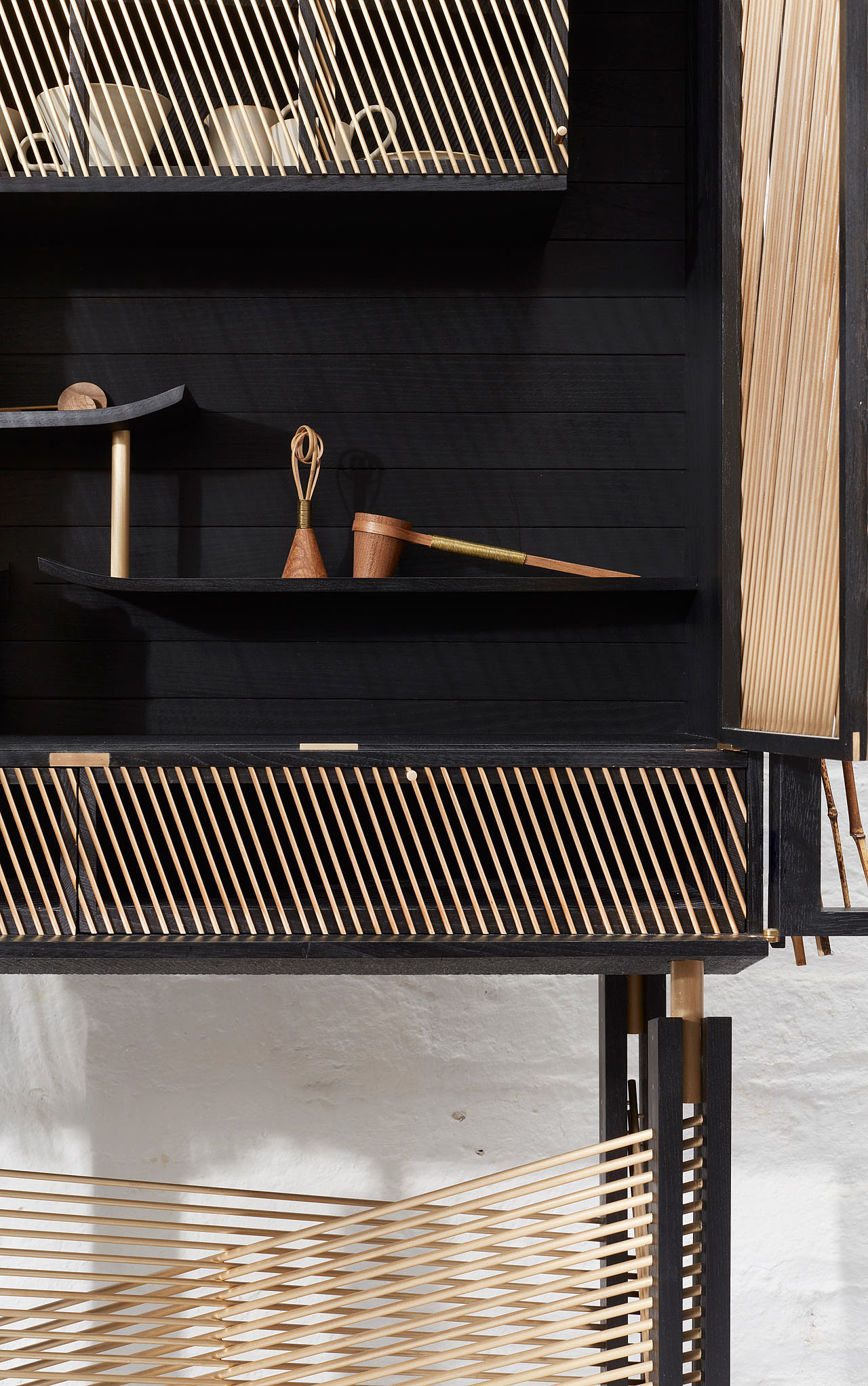 Bookcase，Bamboo，In Shadows，