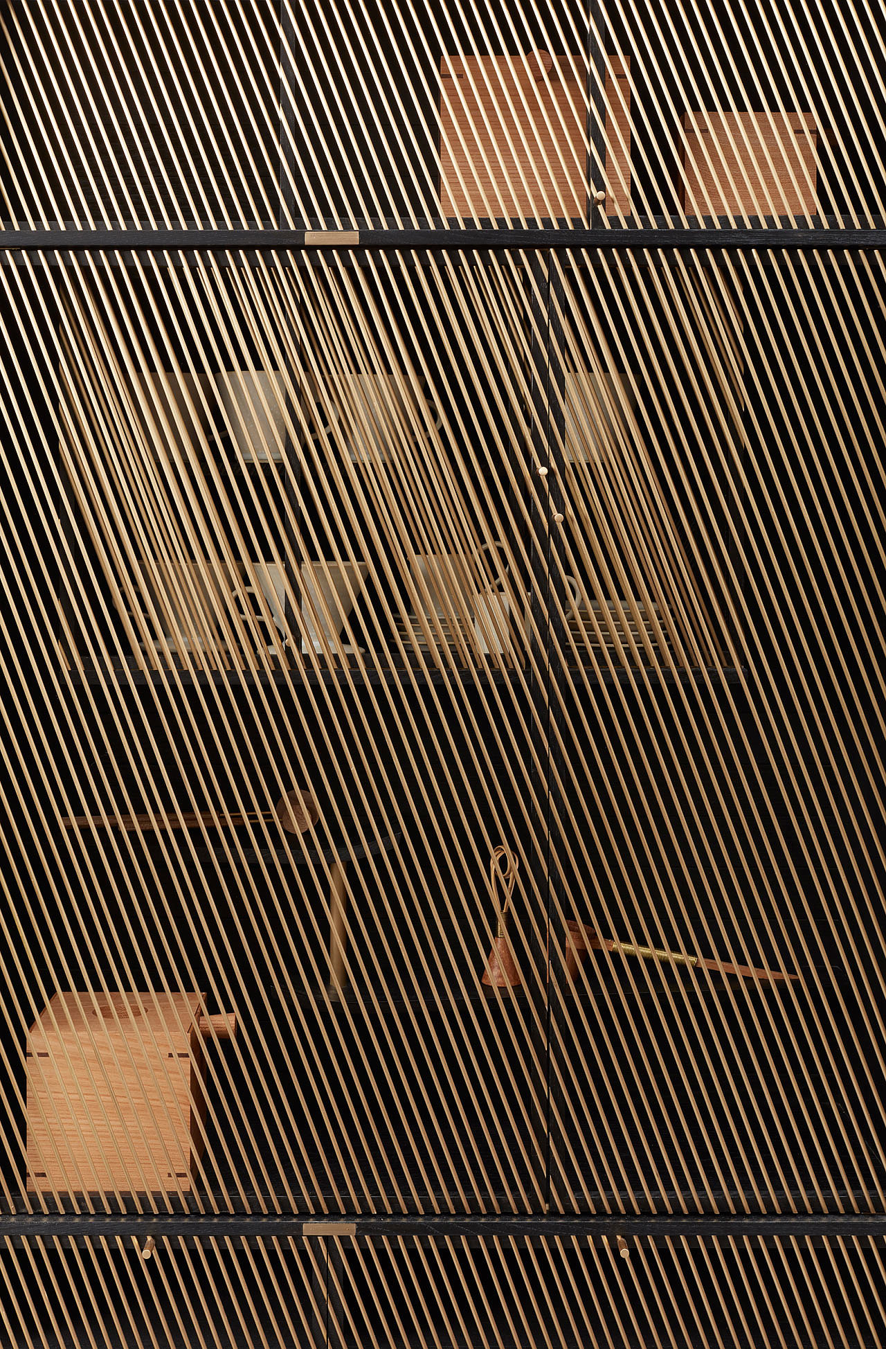 Bookcase，Bamboo，In Shadows，
