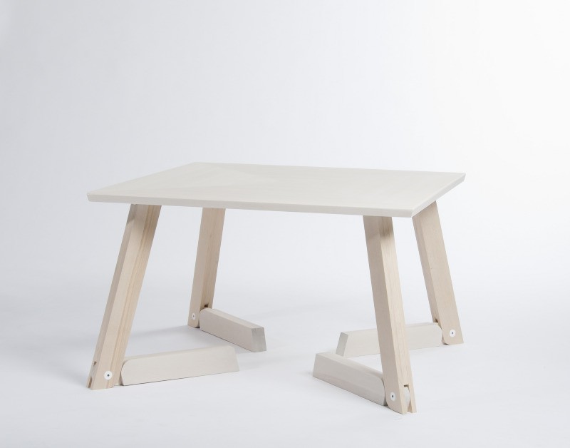 product design，Knee joint，Kneeling table，Bambi，