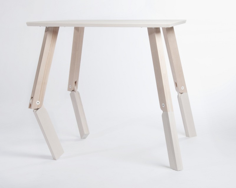 product design，Knee joint，Kneeling table，Bambi，