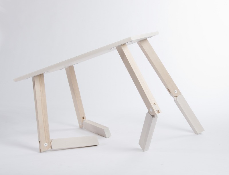 product design，Knee joint，Kneeling table，Bambi，