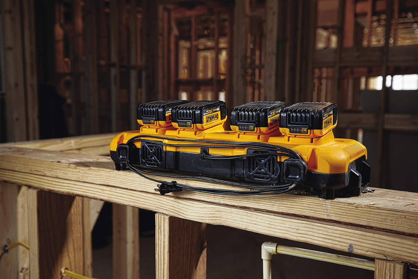 product design，Multi port synchronous fast charger，dewalt，