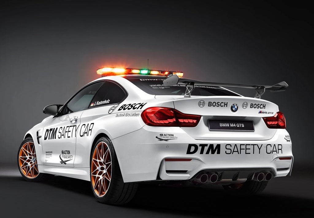 宝马m4gts安全车