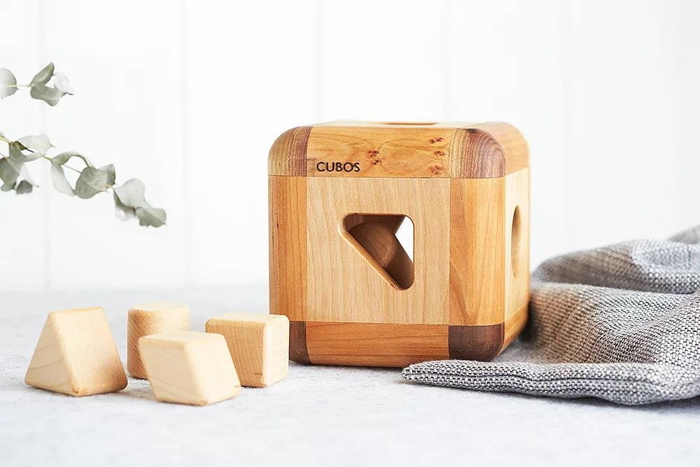 woodiness，Toys，cubic liters，