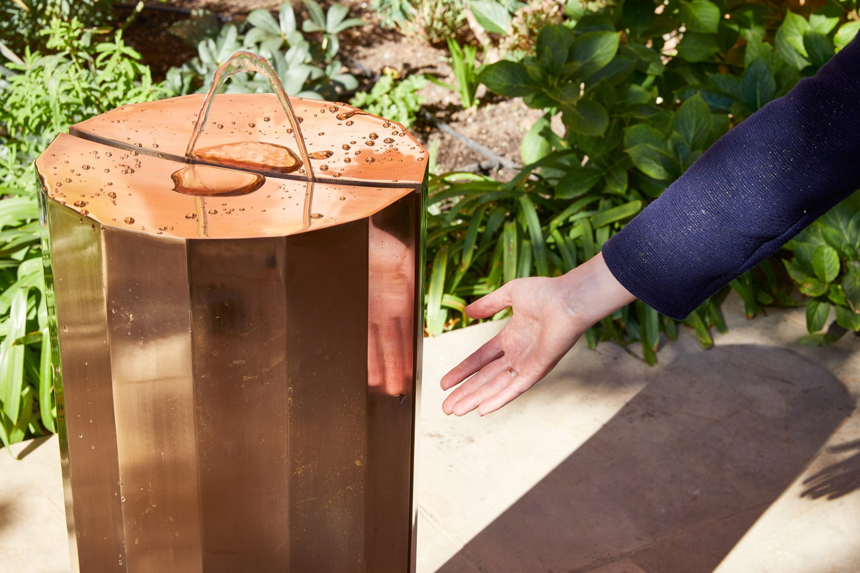 product design，industrial design，bronze，interest，sensor，Water dispenser，