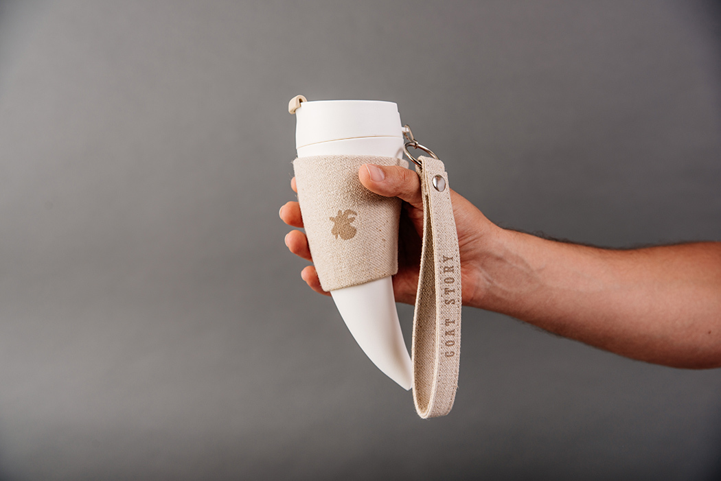 Peculiar shape，Creative and novel，small office , home office，outdoor sport，Convenient and concise，