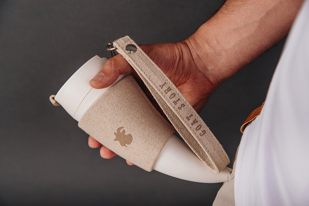 Peculiar shape，Creative and novel，small office , home office，outdoor sport，Convenient and concise，