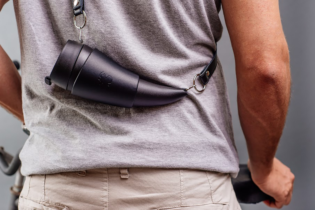 Peculiar shape，Creative and novel，small office , home office，outdoor sport，Convenient and concise，