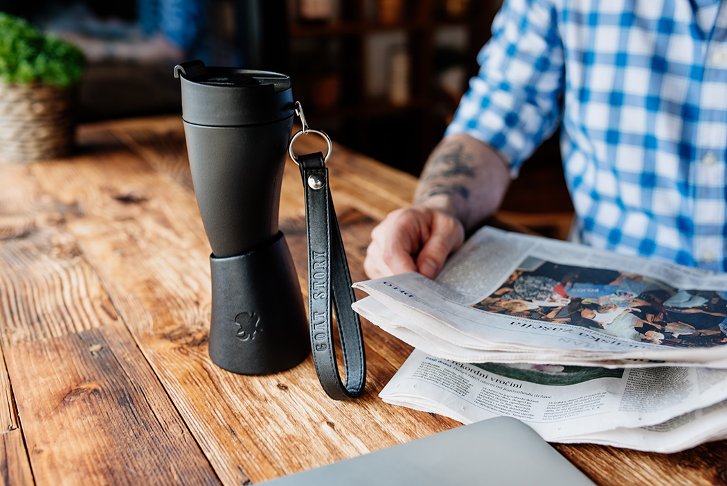 Peculiar shape，Creative and novel，small office , home office，outdoor sport，Convenient and concise，