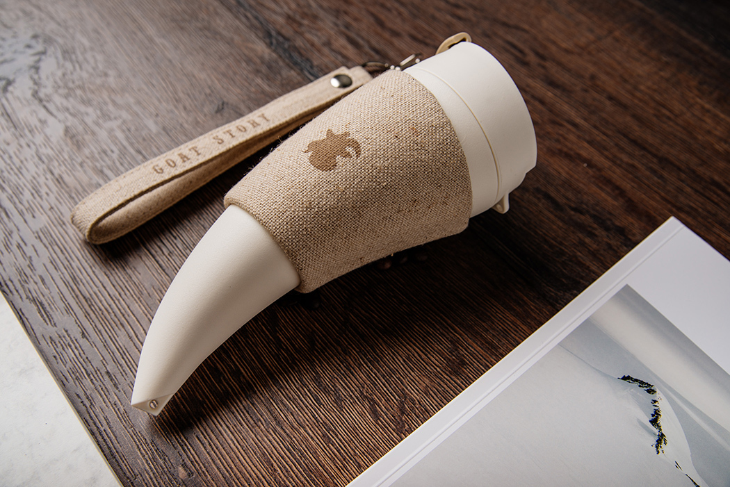 Peculiar shape，Creative and novel，small office , home office，outdoor sport，Convenient and concise，