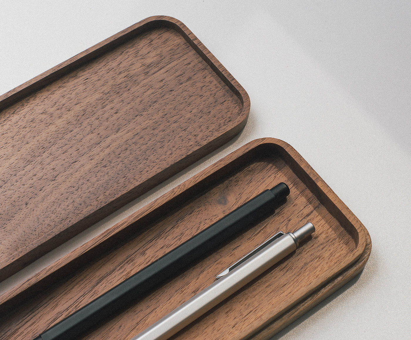 木质，铅笔盒，极简设计，黑胡桃木，