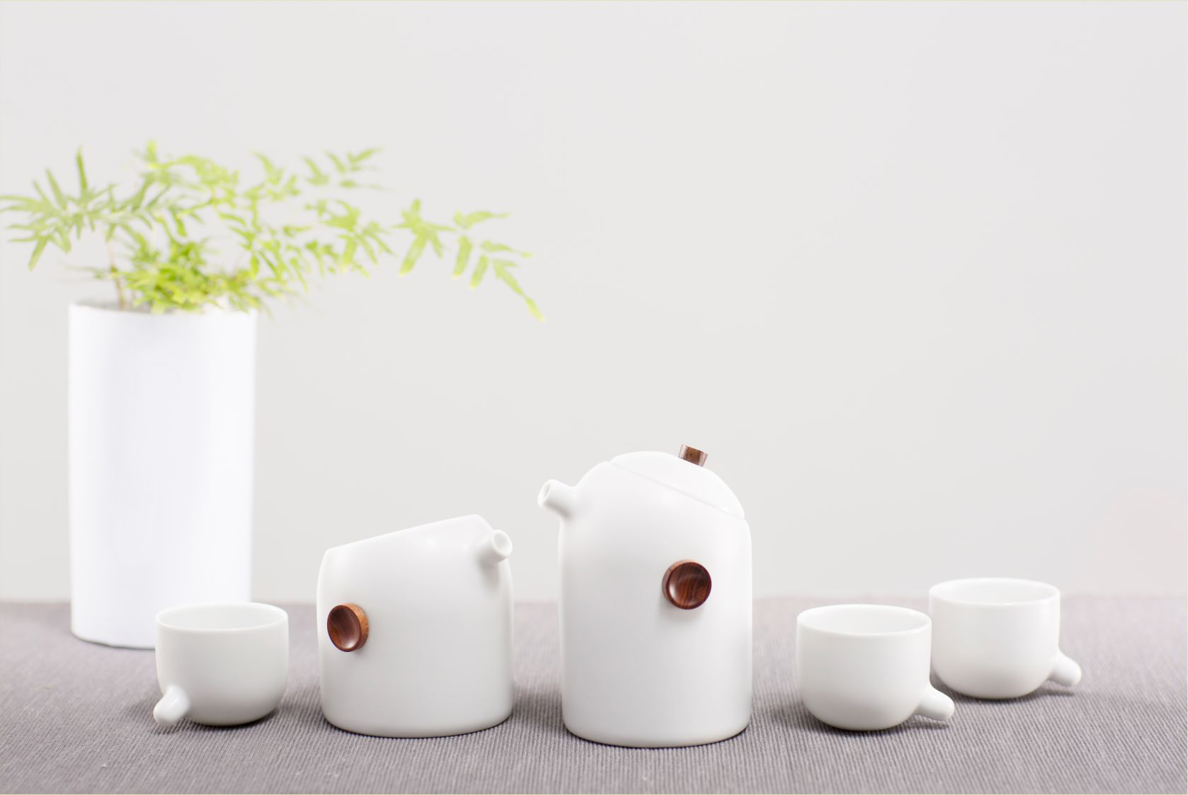 Original design，Mass production design works，Ocean wind jewelry，Storage table mirror，Small square Wallet，Foldbag four in one folding bag，Wrist watch，Mountain tea stove，Portable travel tea set，One person eating device，Small square shelf，Coffee machine，