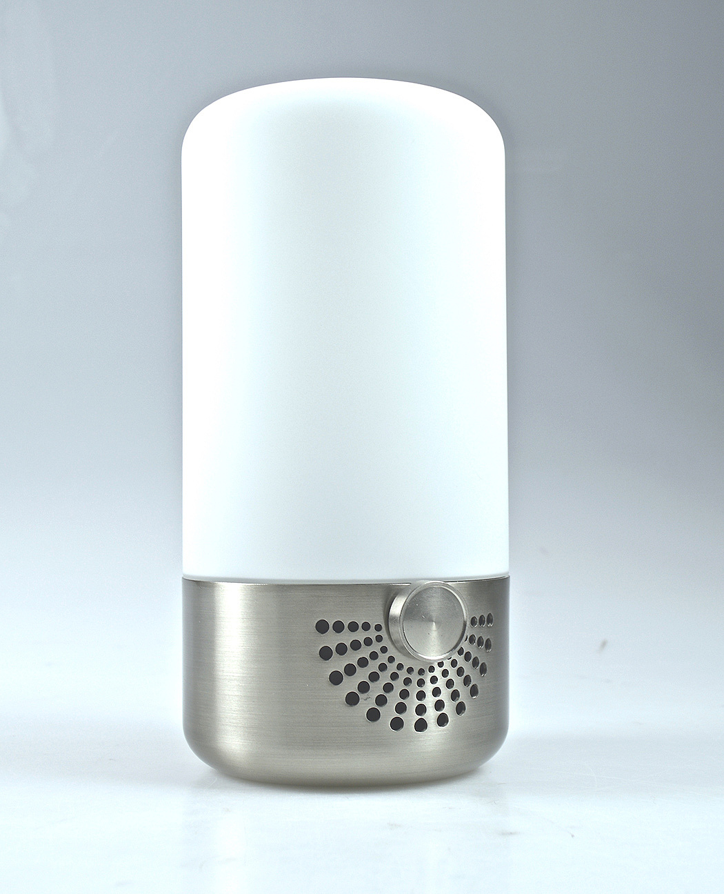 fashion，concise，Bluetooth Speaker ，USB charger，app，fm，Scandinavian design，Simulated atmosphere，