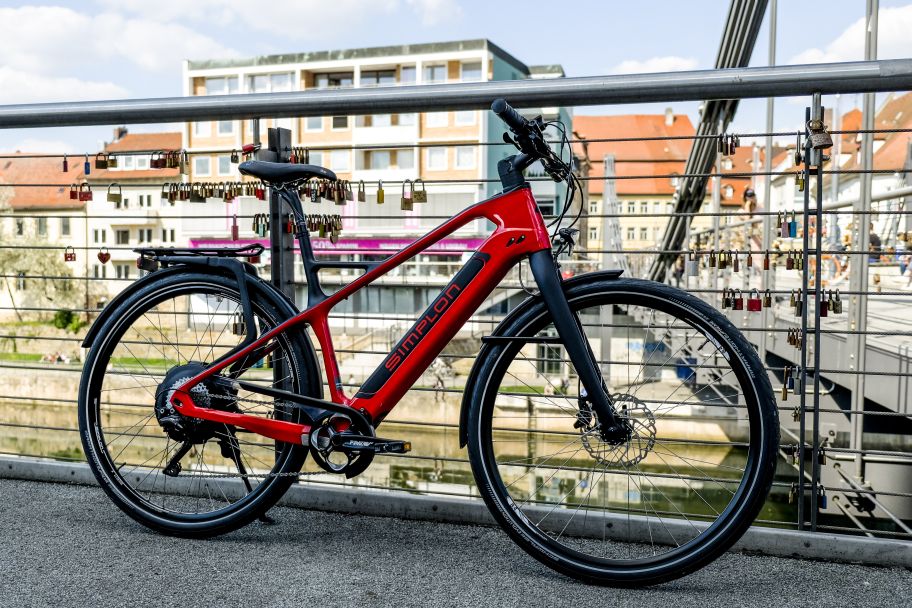 Bicycle，vehicle，industrial design，2018 red dot award，