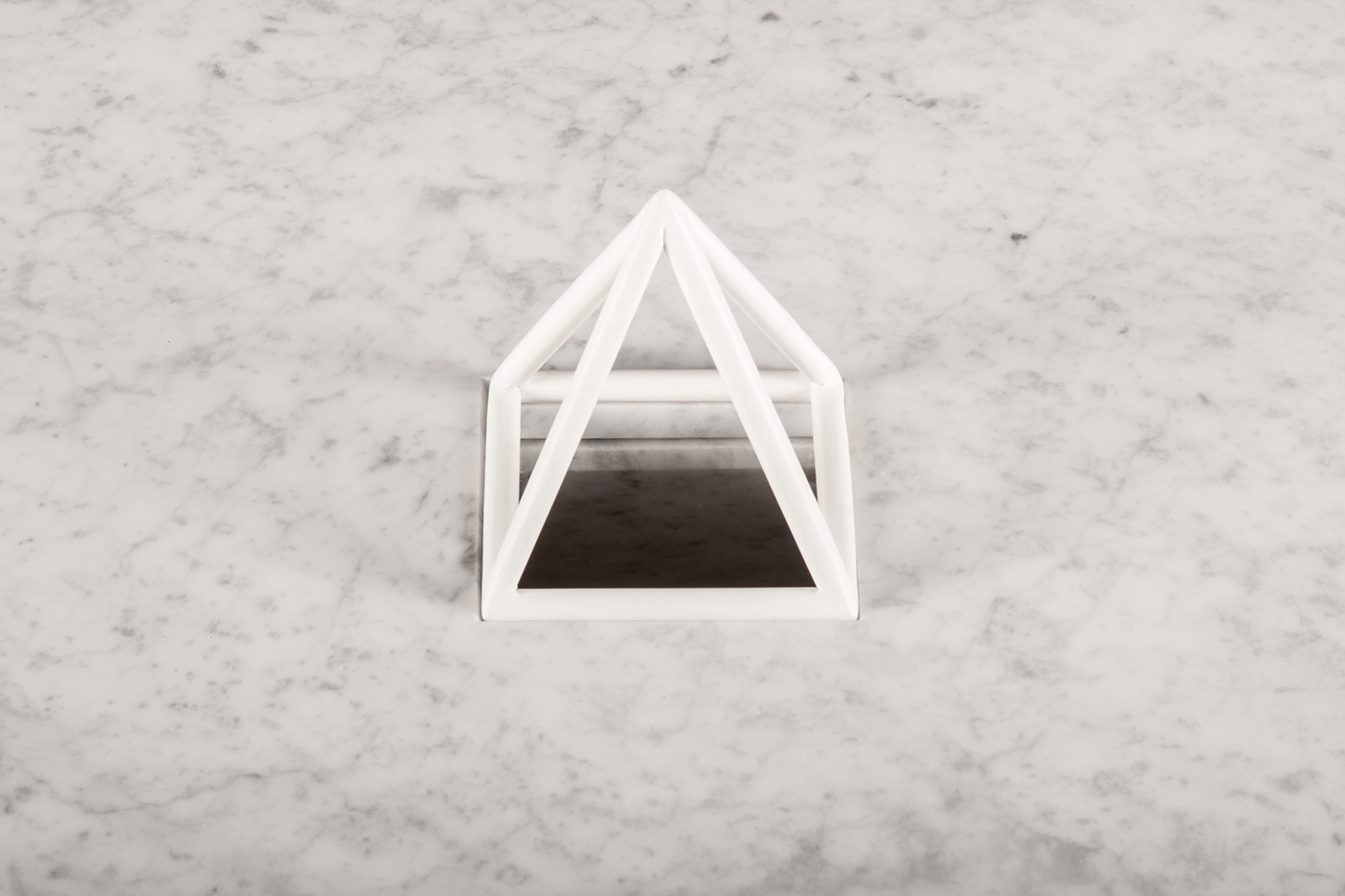 SPUTNIK-5，satellite，Coffee table，Marble，oak，Metal bar，