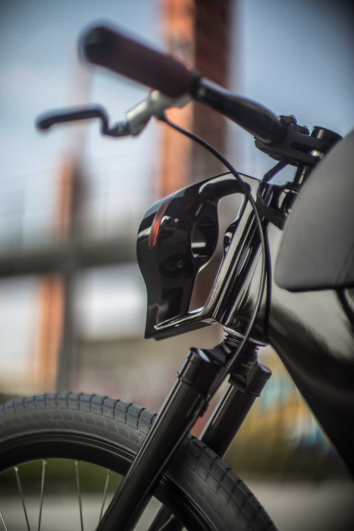 Pedal electric hybrid，Carbon fiber material，Led turn signal lamp，Light and fast，There is storage space，