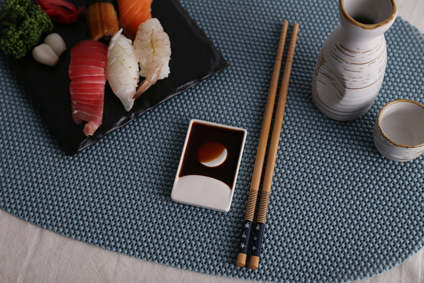 Dip dish，moon，Kitchen table，