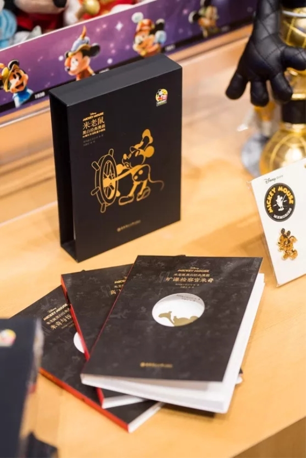 Steamboat Willie ，Disney，High end customization，vans，SWAROVSKI，