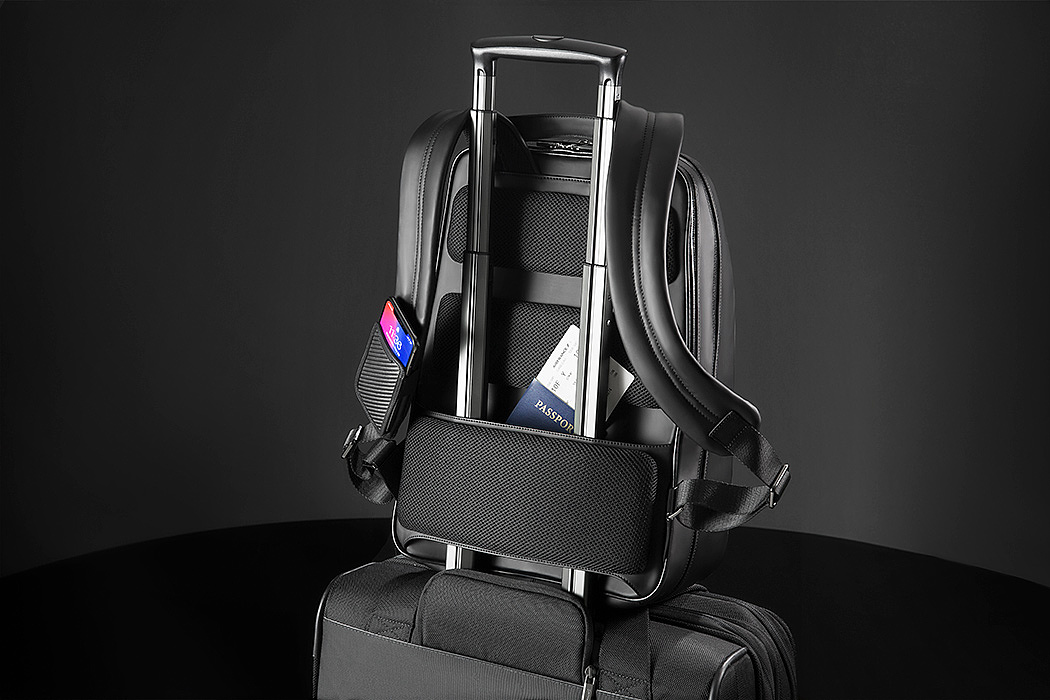 Leatherwear，carbon fibre，intelligence，knapsack，Lumzag，Armen Poghosyan，