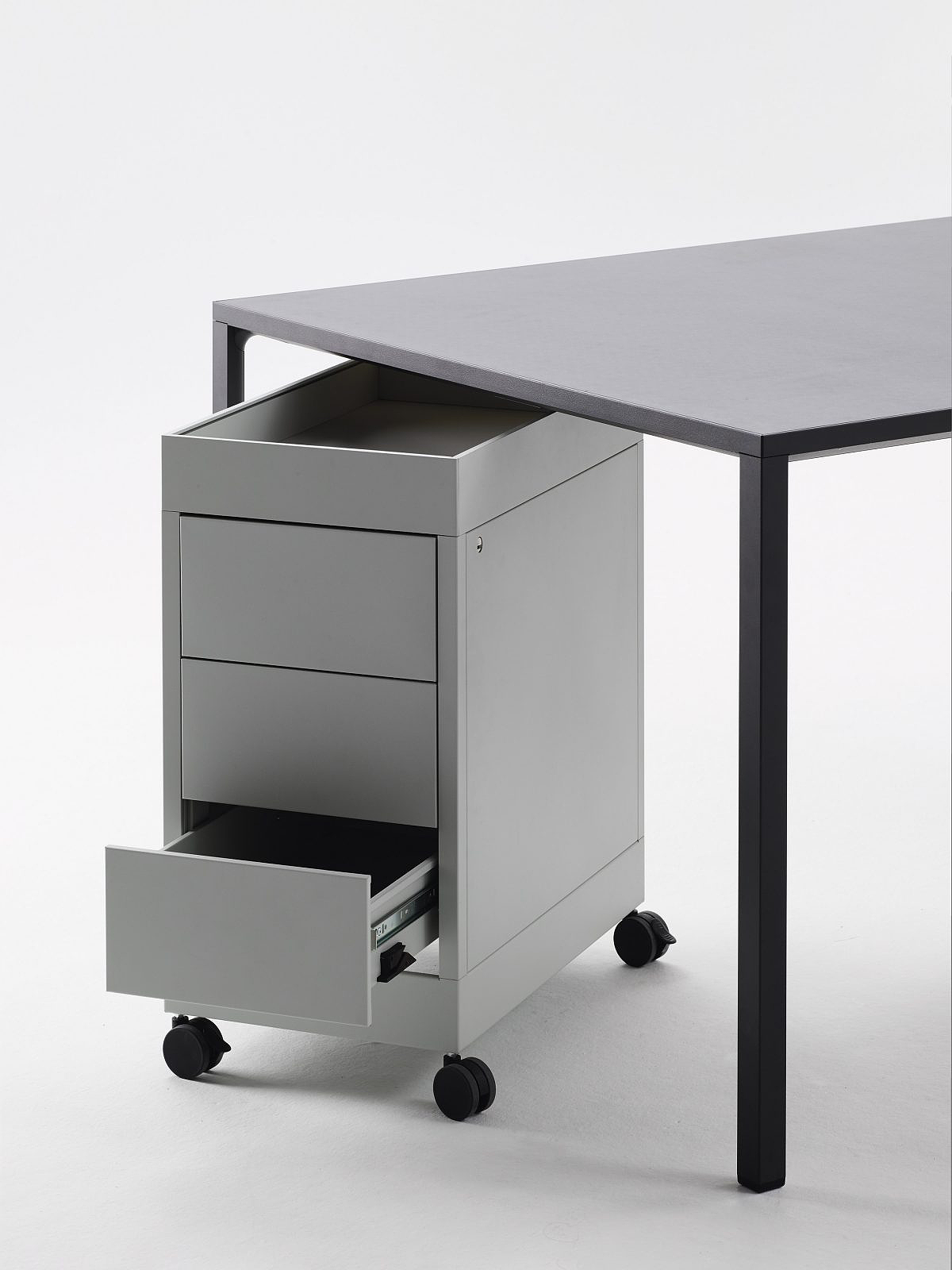 office equipment ，furniture，Minimalist，Black and white gray，gules，bookshelf，Can be assembled，Simplicity，desk，Office chair，The computer table，Universal wheel，Office products，serialization，