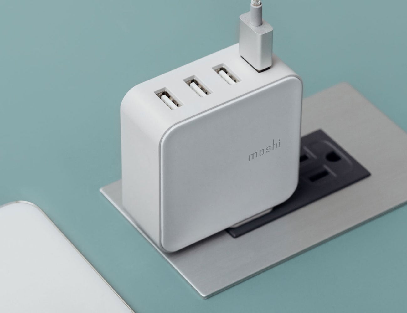 white，Port USB charger，Moshi ProGeo，