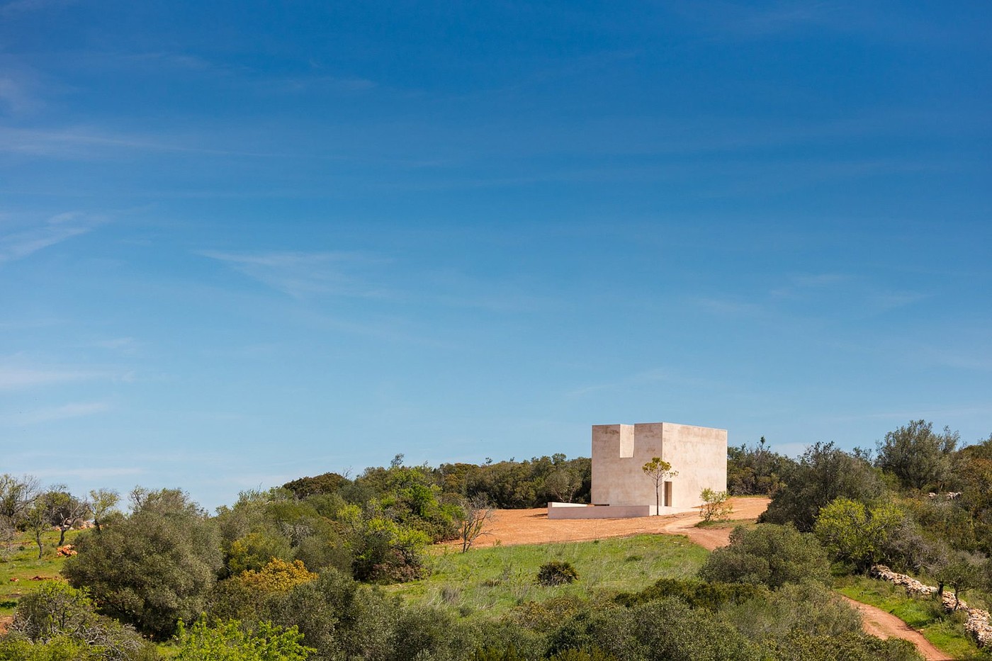 church，Architecture，Rural architecture，Portuguese buildings，architectural art，